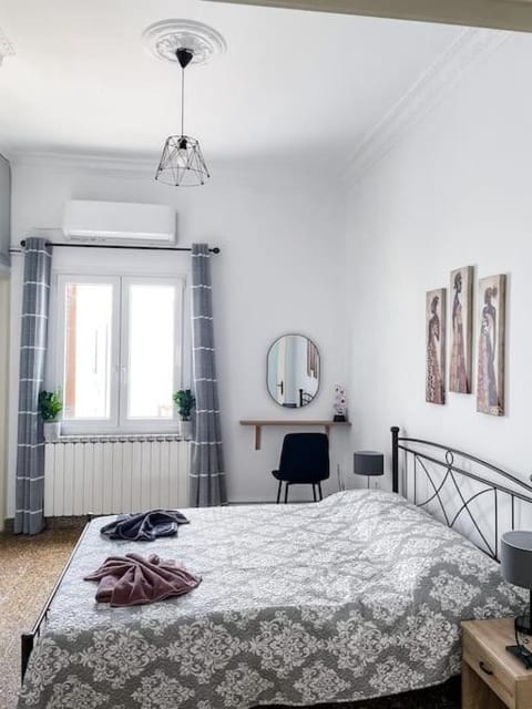 Castlevania- Traditional house in the Castle Apartment in Naxos