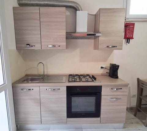 Kitchen or kitchenette, pet friendly, stove