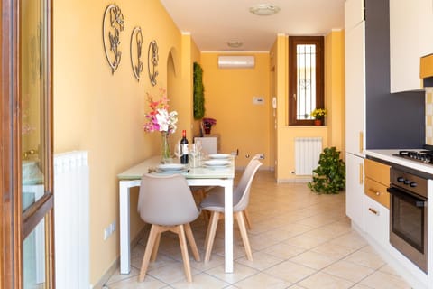 Kitchen or kitchenette, Living room, Dining area, microwave, air conditioner