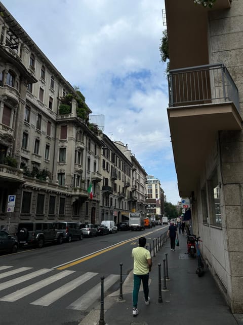 Neighbourhood, City view, Street view, Location