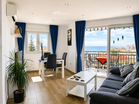TV and multimedia, Living room, Sea view