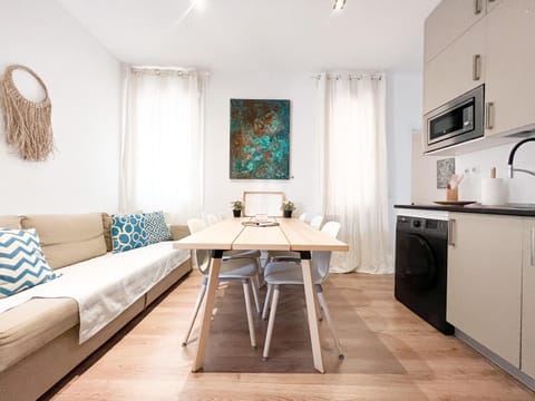 Facade/entrance, Kitchen or kitchenette, Living room, Seating area, Dining area, minibar, pet friendly, stove