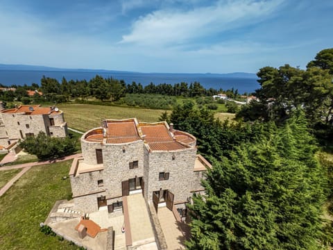 Property building, Natural landscape, Bird's eye view, Landmark view, Sea view