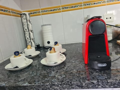 Coffee/tea facilities, Kitchen or kitchenette