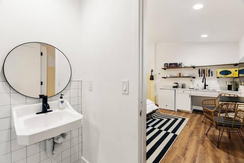 Wānanapaoa Studio suite.komo nui Apartment in Gilbert