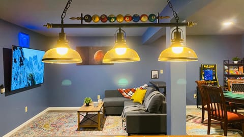 Game Room, TV and multimedia, Seating area, Evening entertainment