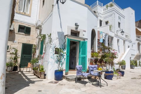 Property building, Patio, Neighbourhood, Street view