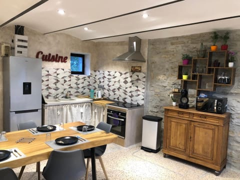 Gîte des Bourboul House in Grospierres