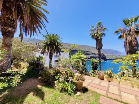 Garden, Mountain view, Sea view