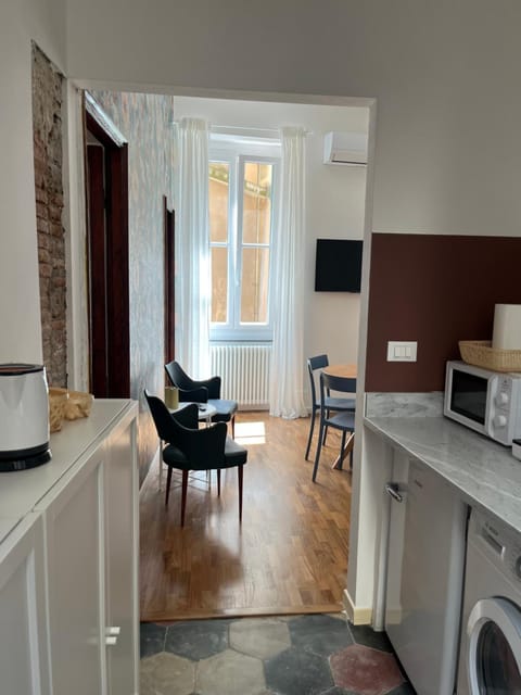 TV and multimedia, Living room, Seating area, minibar, stove, washing machine