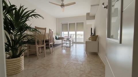Living room, Seating area, air conditioner