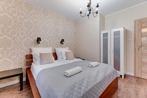 Bed, Photo of the whole room, Bedroom, towels, wardrobe
