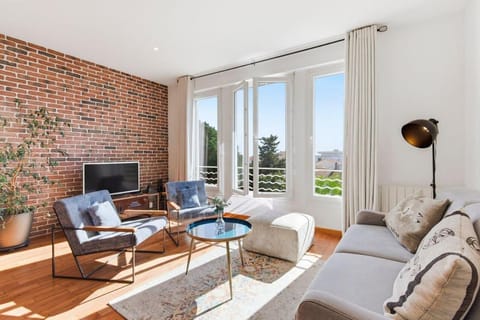 View (from property/room), Living room, Seating area