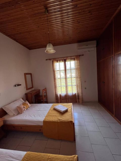 Bedroom, wardrobe, air conditioner