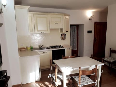 Appartamento nel centro storico di Fiumalbo Apartment in Fiumalbo