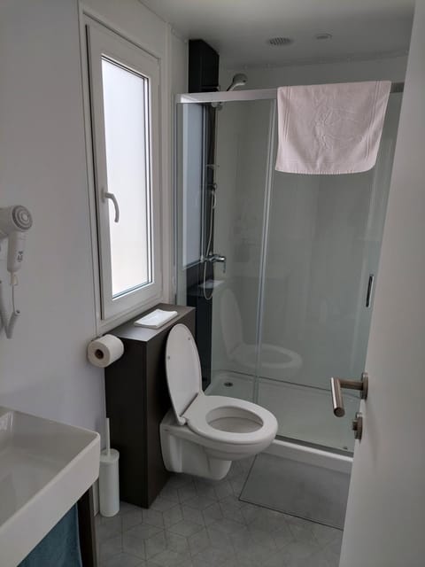 Mobile home Blue Wave Campground/ 
RV Resort in Šibenik-Knin County, Croatia