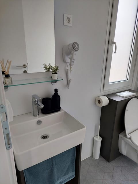 Mobile home Blue Wave Campground/ 
RV Resort in Šibenik-Knin County, Croatia