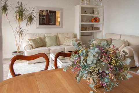 TV and multimedia, Living room, Seating area, Dining area, locker