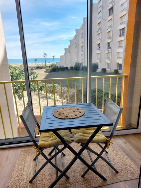 Patio, Dining area