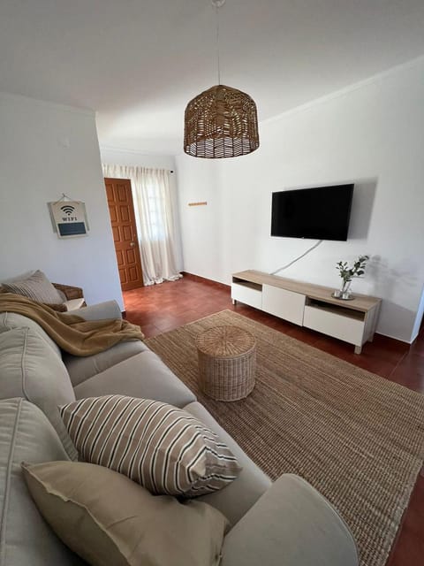 Communal lounge/ TV room, TV and multimedia, Living room