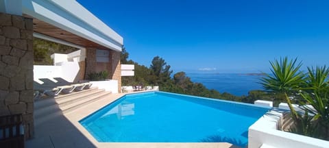 Day, Natural landscape, View (from property/room), Pool view, Sea view, Swimming pool, sunbed
