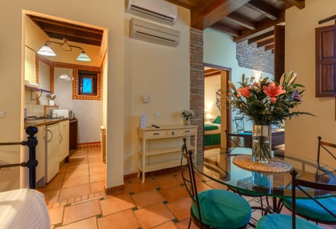 Kitchen or kitchenette, Photo of the whole room, Seating area, Dining area, air conditioner