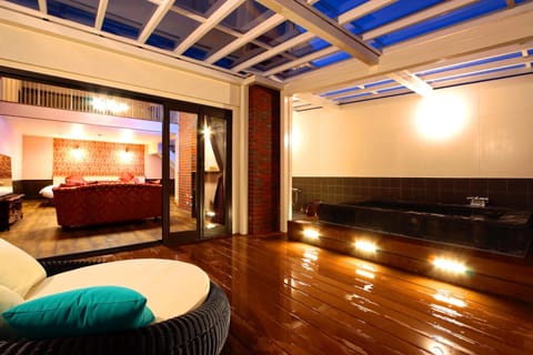 Bathroom, Open Air Bath