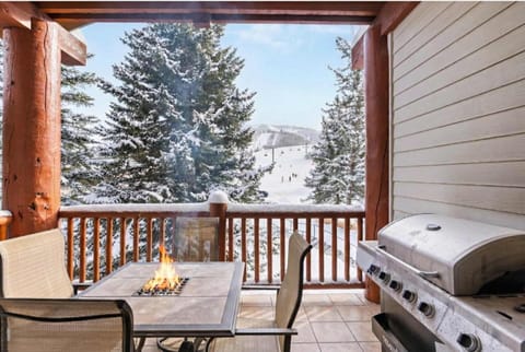 True Ski in Out 5 BDR with Stunning Mountain Views House in Park City