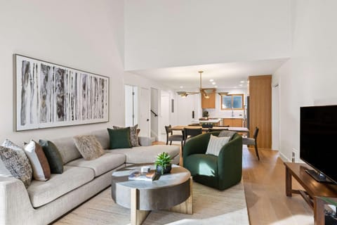 True Ski in Out 5 BDR with Stunning Mountain Views House in Park City