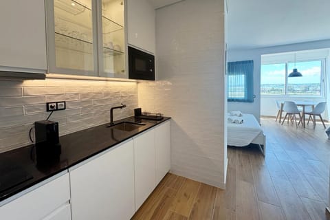 Kitchen or kitchenette, Bedroom
