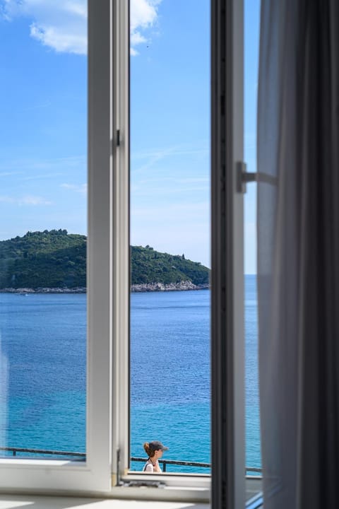Nearby landmark, Day, Natural landscape, Landmark view, Sea view