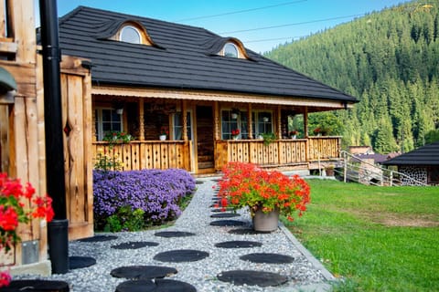 Property building, Natural landscape, Garden
