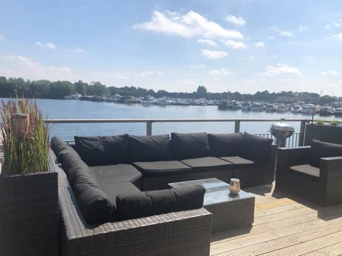 Natural landscape, Fishing, Balcony/Terrace, River view
