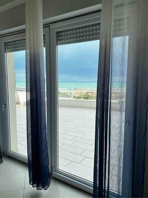View (from property/room), Balcony/Terrace, Sea view