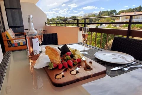 View (from property/room), Balcony/Terrace, Dining area