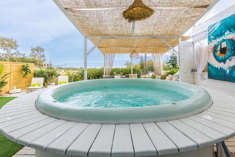 Hot Tub, Swimming pool