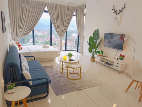 Bed, TV and multimedia, Living room, Seating area
