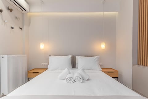 Bed, Bedroom, air conditioner