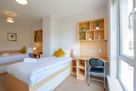 Spacious 4-Bedroom Townhouse - Sleeps 8 House in Galway