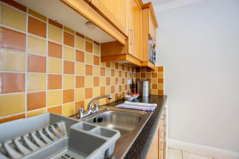 Spacious 4-Bedroom Townhouse - Sleeps 8 House in Galway