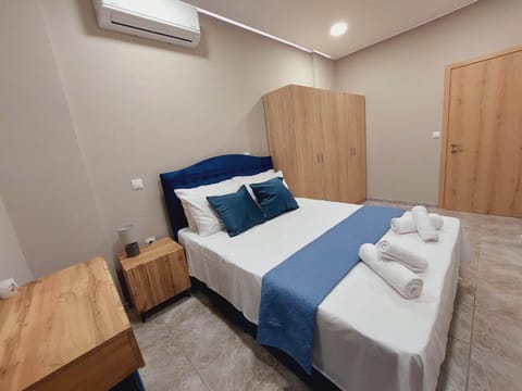 Bed, Photo of the whole room, Bedroom, towels, wardrobe, air conditioner
