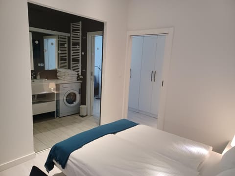 Bed, Bathroom, Bedroom, wardrobe, washing machine