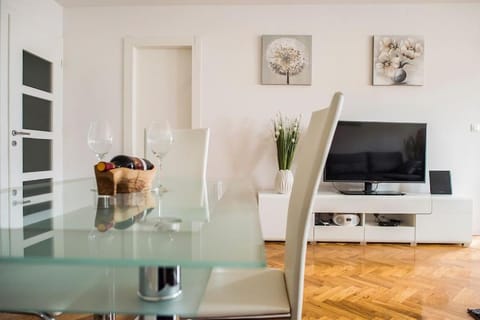 Apartment Jully Apartment in Podstrana