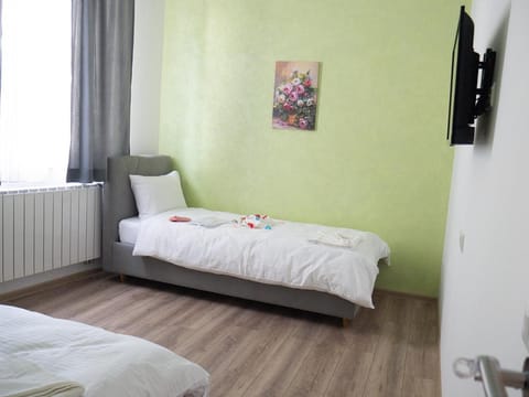 Bed, TV and multimedia, Photo of the whole room, Bedroom, internet