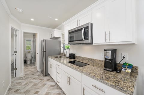 Coffee/tea facilities, Kitchen or kitchenette, pet friendly, stove, toaster