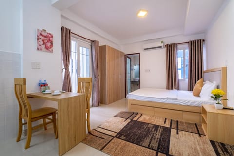 Bed, Living room, Dining area, Bedroom