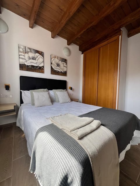 Bed, Bedroom, wardrobe