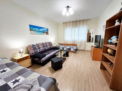 Living room, Swimming pool