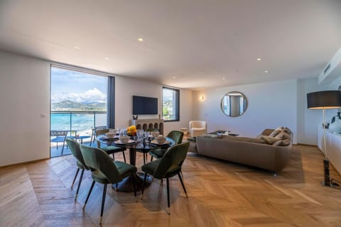 Natural landscape, TV and multimedia, Living room, Dining area, Mountain view, Sea view