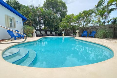 Great location Pool home w Pool table 5br House in Fort Lauderdale